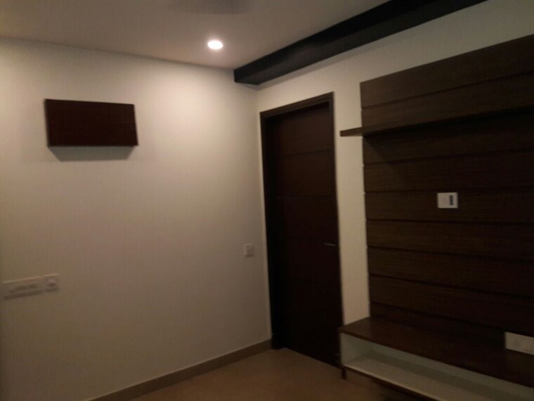 Room, lajpat nagar 4 3 Bedroom 1200 Sq.Ft. Builder Floor In Lajpat Nagar 4 Delhi 9390477