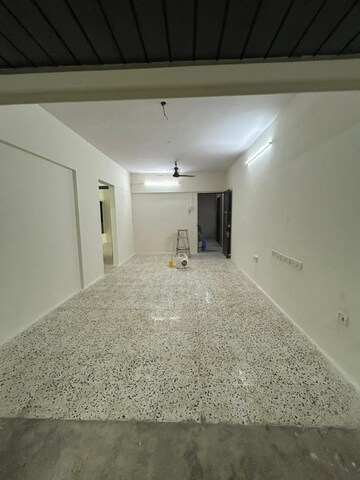 Room in 2 BHK Apartment at Grenville CHS, Andheri West – for Rent