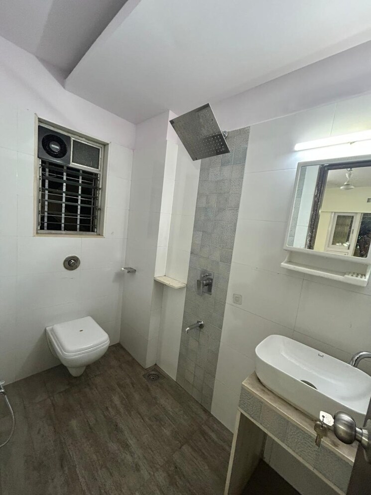 Bathroom, grenville-chs 2 Bedroom 835 Sq.Ft. Apartment In Andheri West Mumbai 9390501