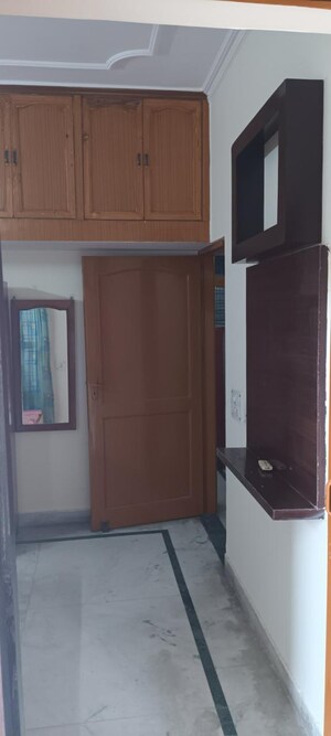 Furnished Amenities in 1 BHK Builder Floor at Sector 40 – for Rent