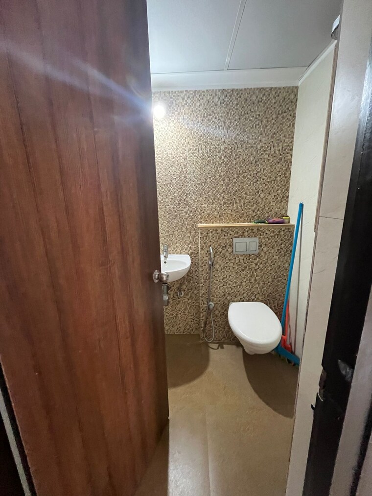 Bathroom, lodha-palava-downtown 2.5 Bedroom 650 Sq.Ft. Apartment In Dombivli East Thane 9390510