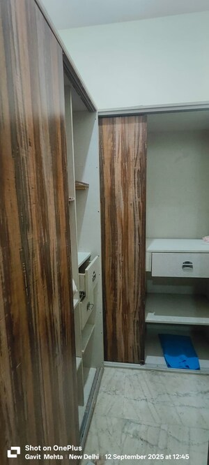 Furnished Amenities in 5 BHK Independent House at Sainik Farm – for Rent