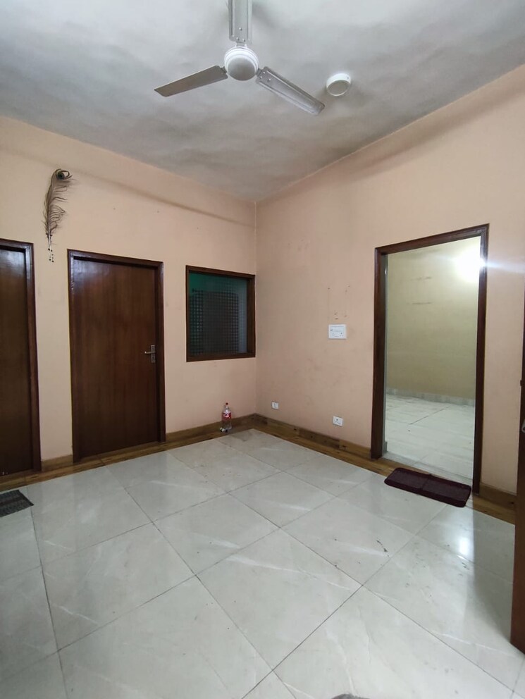 Room, saket 2 Bedroom 600 Sq.Ft. Builder Floor In Saket Delhi 9390517