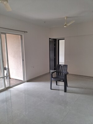 Furnished Amenities in 2 BHK Apartment at Nyati Era, Dhanori – for Rent