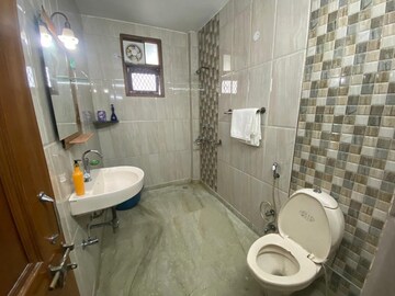 Bathroom in 1 BHK Builder Floor at Lajpat Nagar I – for Rent