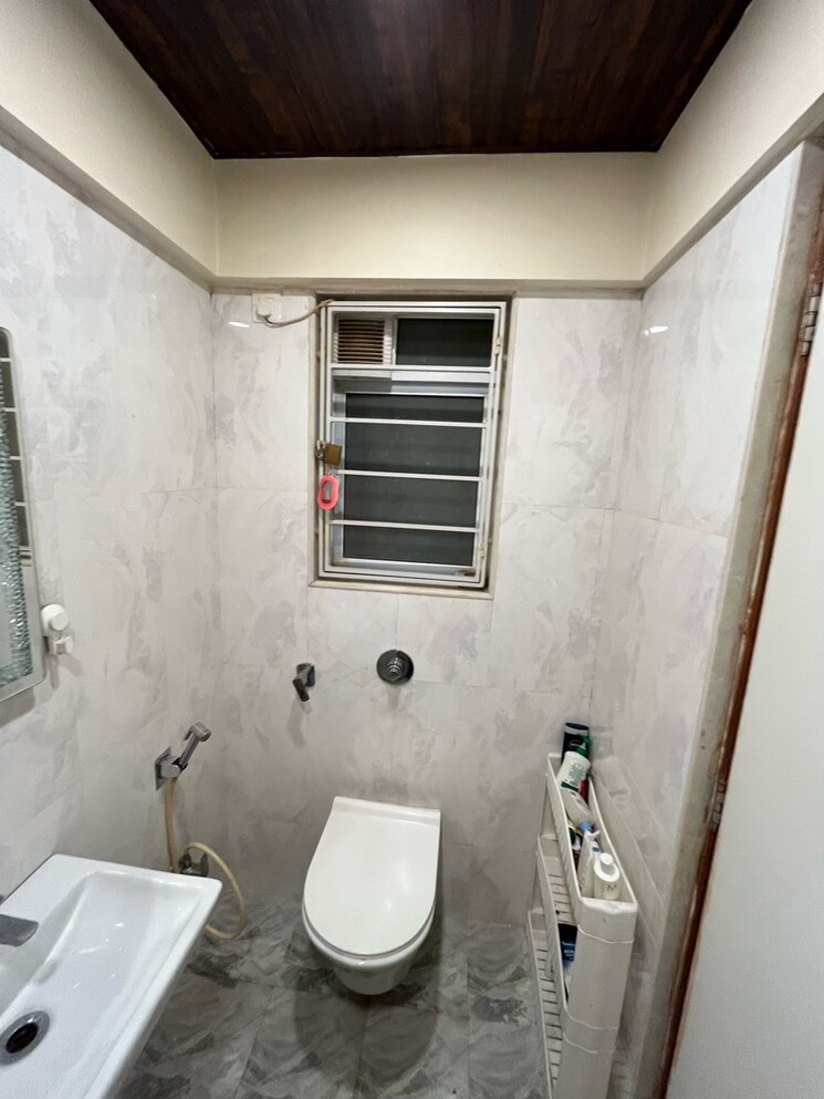 Bathroom, romell-amore 1 Bedroom 399 Sq.Ft. Apartment In Andheri West Mumbai 9356167