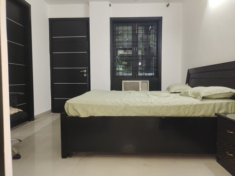 Bedroom, east of kailash 3 Bedroom 1800 Sq.Ft. Builder Floor In East Of Kailash Delhi 9390558