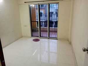 Room in 2 BHK Apartment at Anand Park Aundh, Aundh – for Rent