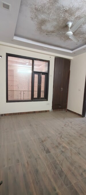 Room in 3 BHK Builder Floor at Chattarpur – for Rent