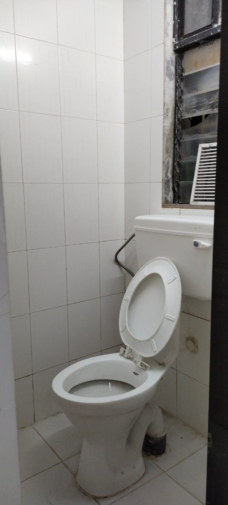 Bathroom, sai-milan-chs 1 Bedroom 460 Sq.Ft. Apartment In Worli Mumbai 9390566