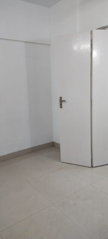 Room in 1 BHK Apartment at Sai Milan CHS, Worli – for Rent