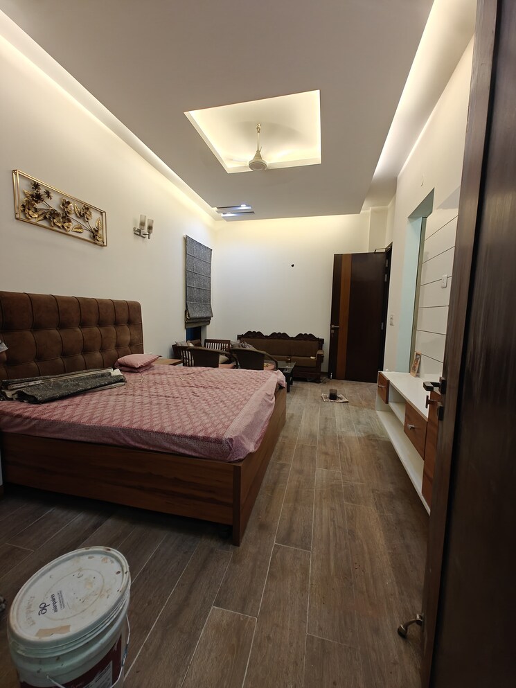 Bedroom, tulip-yellow 3 Bedroom 1704 Sq.Ft. Apartment In Sector 69 Gurgaon 9390598