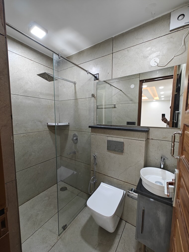 Kitchen, tulip-yellow 3 Bedroom 1704 Sq.Ft. Apartment In Sector 69 Gurgaon 9390600