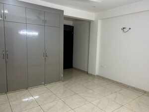 Room in 2 BHK Builder Floor at Sector 40 – for Rent