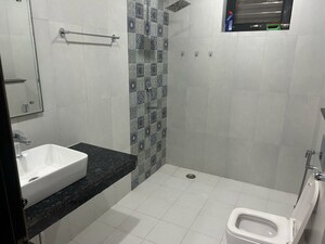 Bathroom in 2 BHK Builder Floor at Sector 40 – for Rent