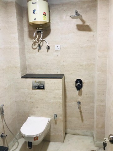 Bathroom in 1 RK Builder Floor at Sector 40 – for Rent
