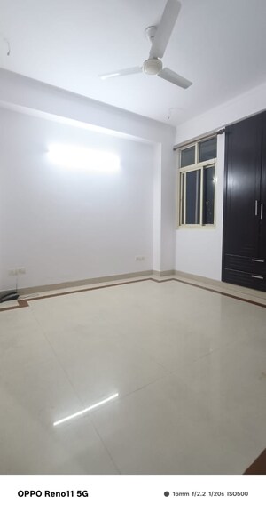 Room in 2 BHK Builder Floor at Sector 46 – for Rent