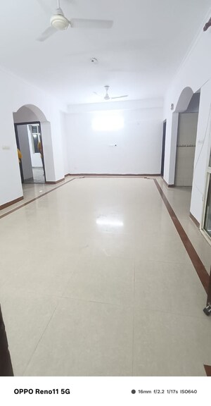 Room in 2 BHK Builder Floor at Sector 46 – for Rent