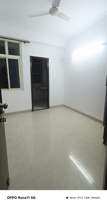 Room in 2 BHK Builder Floor at Sector 46 – for Rent