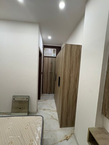 Room in Studio Builder Floor at Sector 38 – for Rent