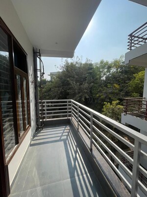 Balcony in 1 BHK Builder Floor at Sector 52 – for Rent