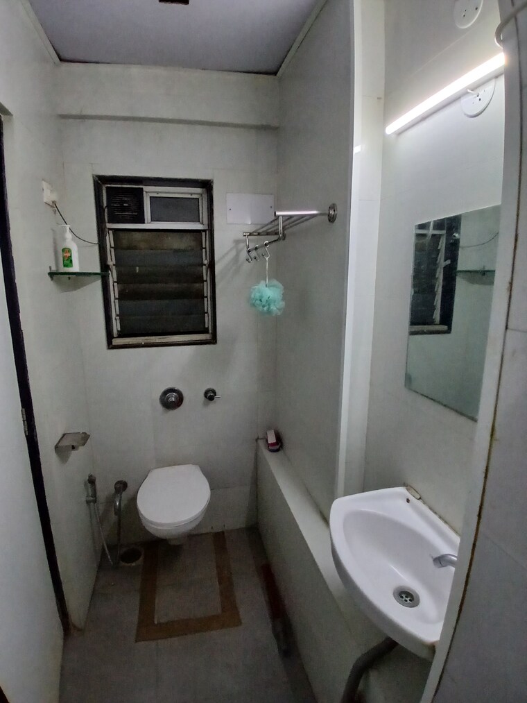 Bathroom, mantri-serene 2 Bedroom 1061 Sq.Ft. Apartment In Goregaon East Mumbai 9390648