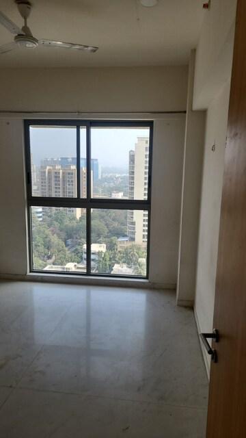 Room in 2 BHK Apartment at Lodha Bel Air, Jogeshwari West – for Rent