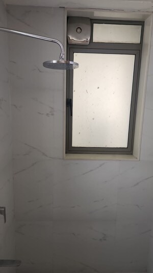 Room in 2 BHK Apartment at Lodha Bel Air, Jogeshwari West – for Rent