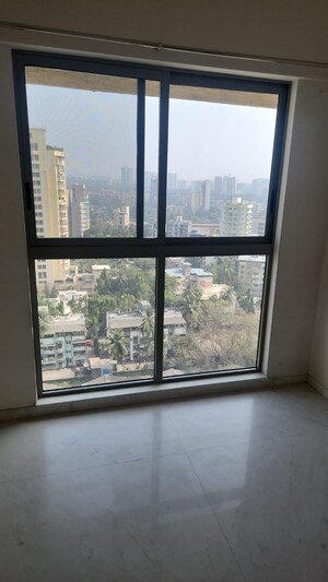 Room in 2 BHK Apartment at Lodha Bel Air, Jogeshwari West – for Rent