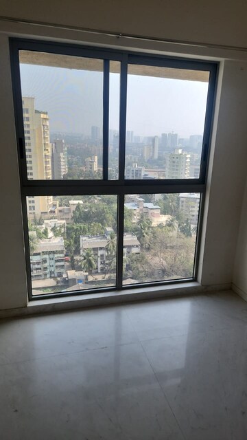 Room in 2 BHK Apartment at Lodha Bel Air, Jogeshwari West – for Rent
