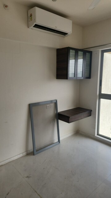 Room in 2 BHK Apartment at Lodha Bel Air, Jogeshwari West – for Rent