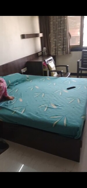 2 BHK Apartment For Rent in Hind Mansion Apartments, Mahim West