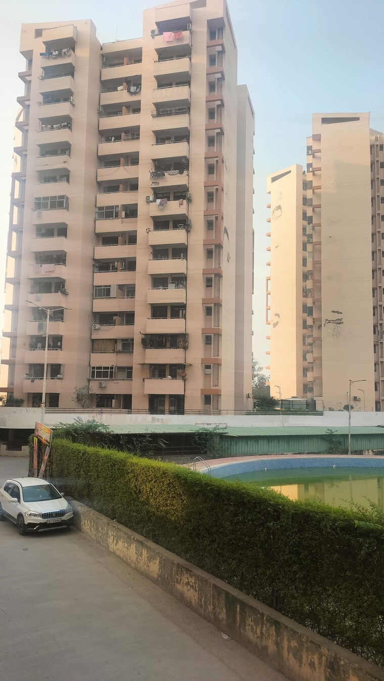 Exterior View, srs-royal-hills 3 Bedroom 1450 Sq.Ft. Apartment In Sector 87 Faridabad 9390661