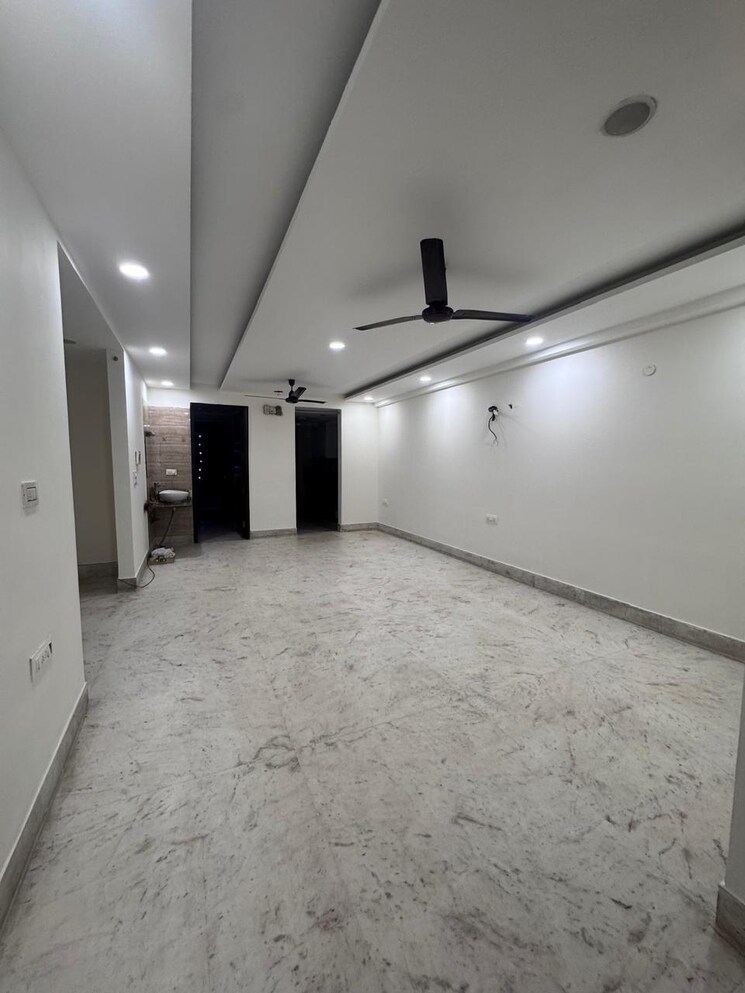 Room, sunder-apartment 3 Bedroom 1300 Sq.Ft. Apartment In Paschim Vihar Delhi 9390669