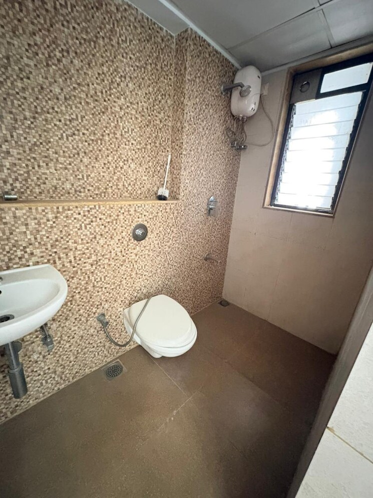 Bathroom, lodha-palava-city-lakeshore-greens 2 Bedroom 734 Sq.Ft. Apartment In Dombivli East Thane 9390684