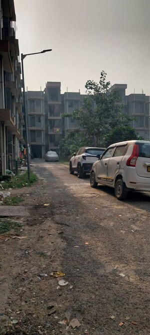 Parking in 1.5 BHK Apartment at Sector 10 Greater Noida – for Sale
