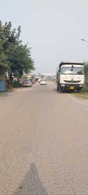 Parking in 1.5 BHK Apartment at Sector 10 Greater Noida – for Sale