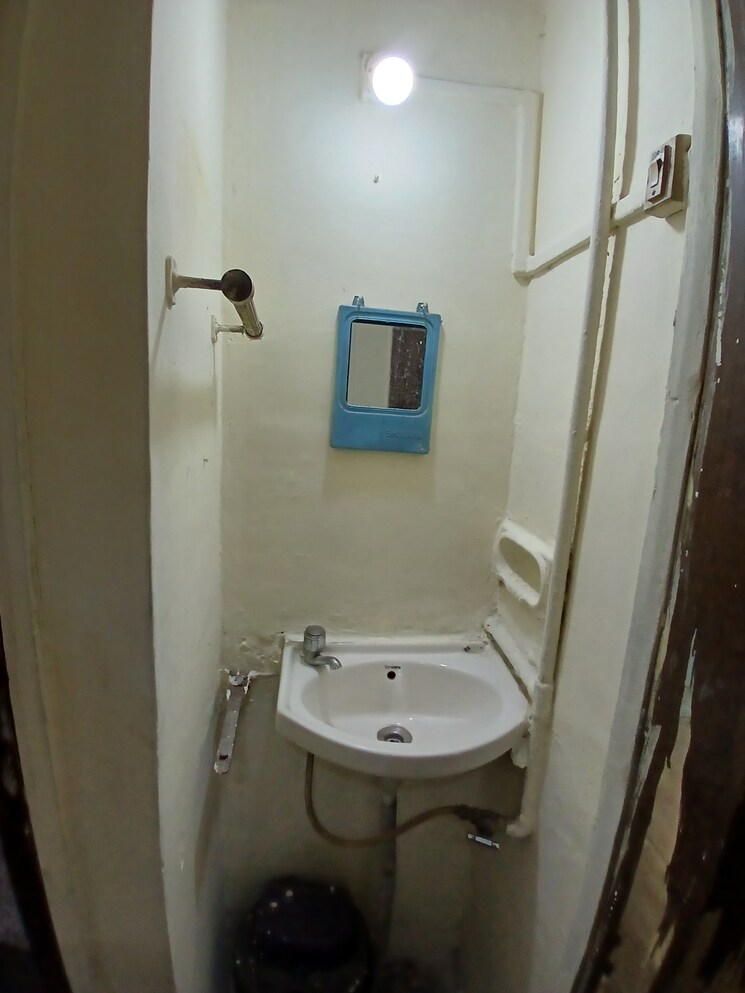 Bathroom, sankalp-siddhi-society 1 Bedroom 430 Sq.Ft. Apartment In Malad East Mumbai 9390697