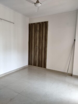Room in 2 BHK Apartment at Omkar Royal Nest, Tech Zone 4 Greater Noida – for Rent