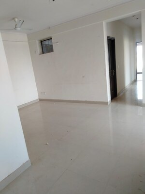 Room in 2 BHK Apartment at JM Florence, Tech Zone 4 Greater Noida – for Rent