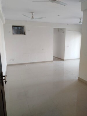 Room in 2 BHK Apartment at JM Florence, Tech Zone 4 Greater Noida – for Rent