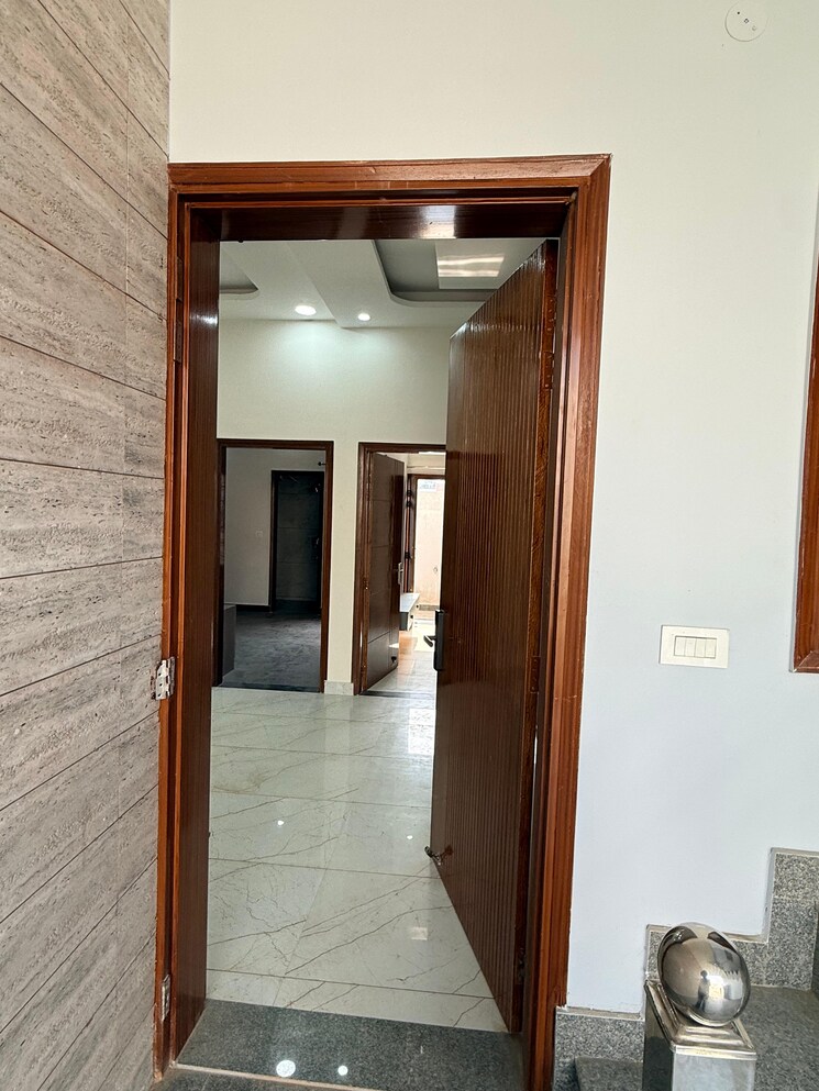 Room, touch-homes 3 Bedroom 900 Sq.Ft. Independent House In Mohali Sector 123 Chandigarh 9390738