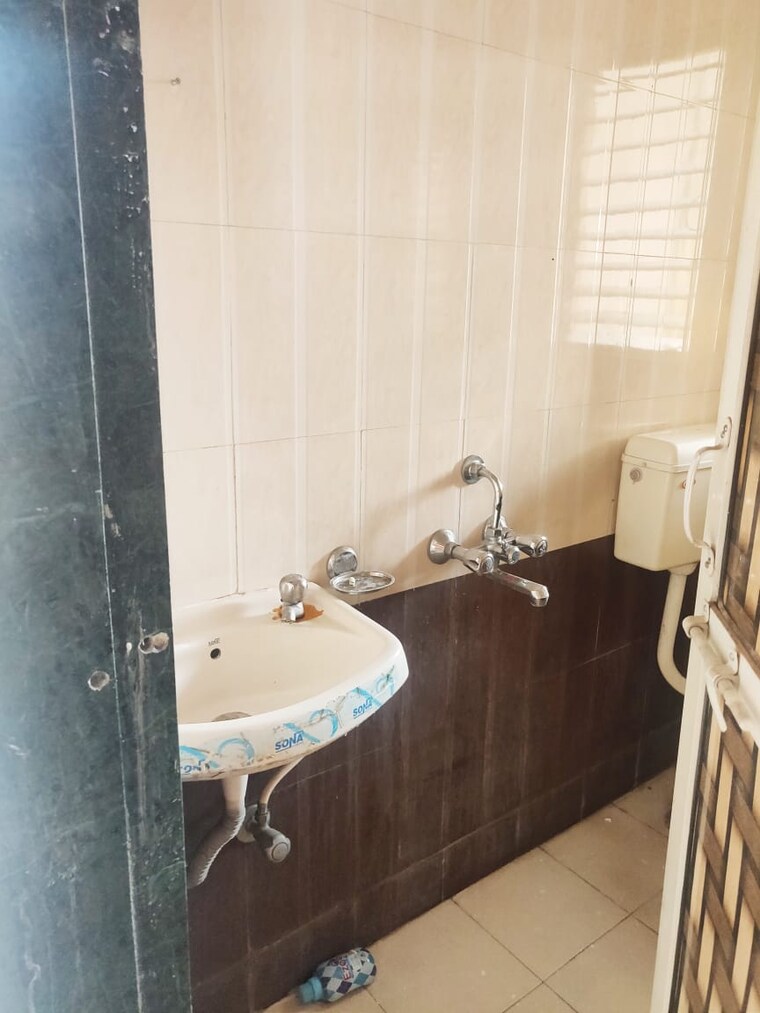 Bathroom, kharadi 1 Bedroom 620 Sq.Ft. Apartment In Kharadi Pune 9390743