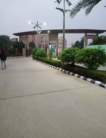 Parking in 3 BHK Apartment at Spaze Privy, Sector 72 – for Sale