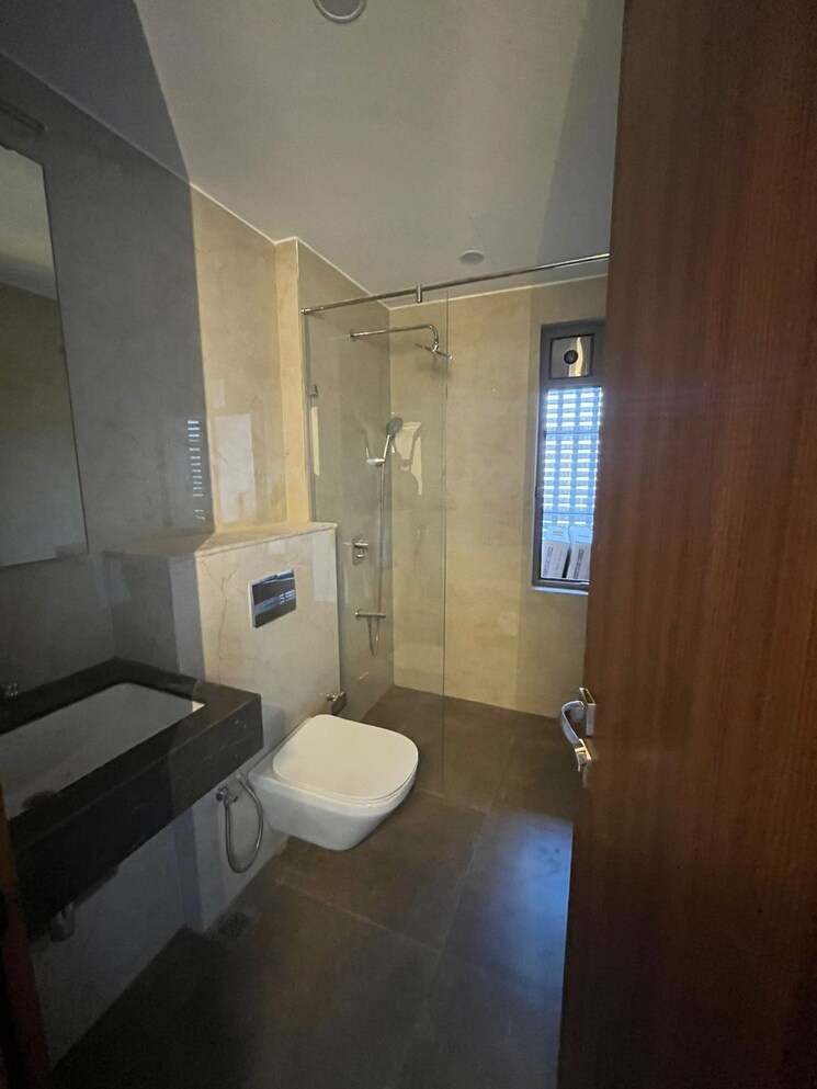 Attached Bathroom, piramal-mahalaxmi 2 Bedroom 740 Sq.Ft. Apartment In Mahalaxmi Mumbai 9390750