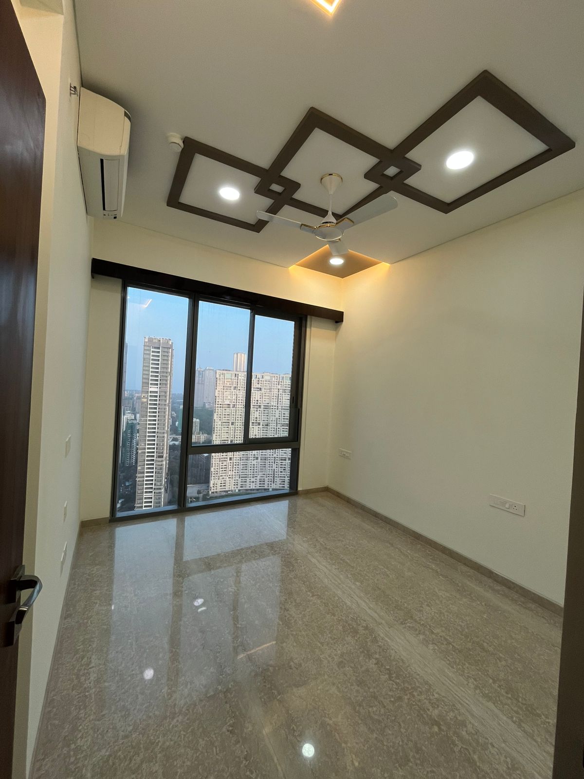 2 BHK Apartment For Rent in Piramal Mahalaxmi