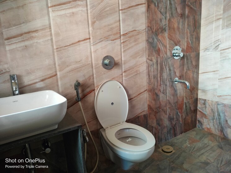 Bathroom, karwa-kairali 3 Bedroom 1000 Sq.Ft. Apartment In Goregaon West Mumbai 9390800