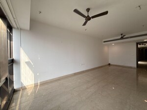 Room in 3 BHK Apartment at Lodha The Park, Worli – for Sale