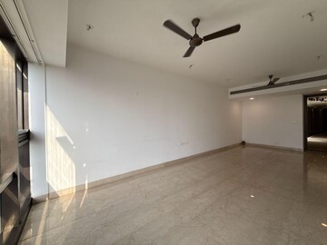 Room in 3 BHK Apartment at Lodha The Park, Worli – for Sale