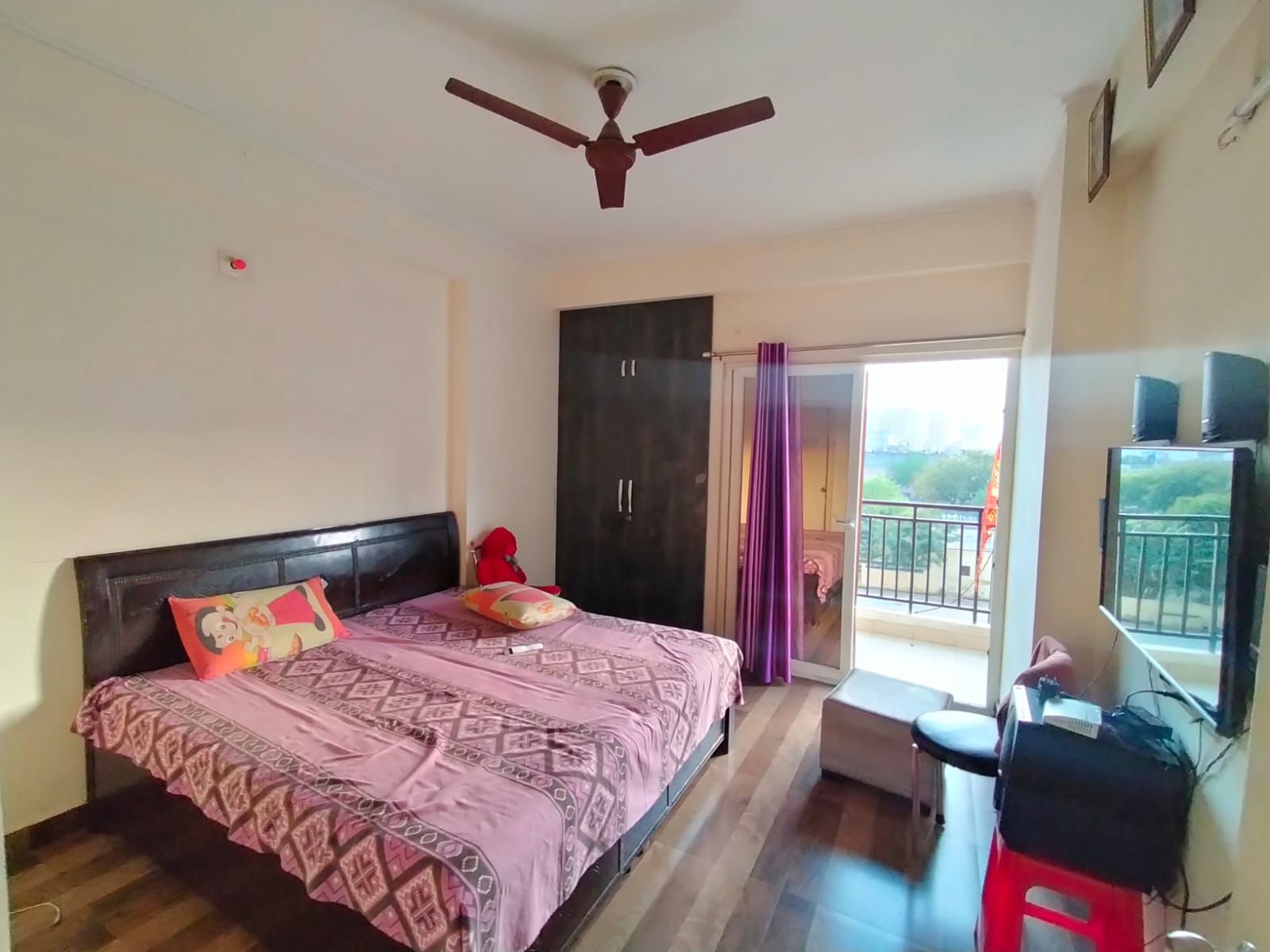 2 BHK + Study Room Apartment For Rent in JM Florence